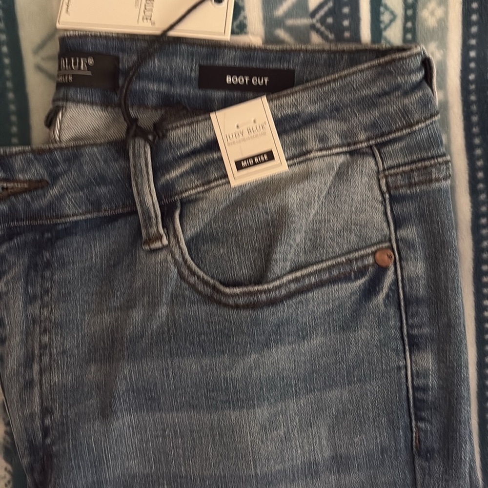New Judy Blue Boot Cut Jeans in Classic Blue - Picture 3 of 15